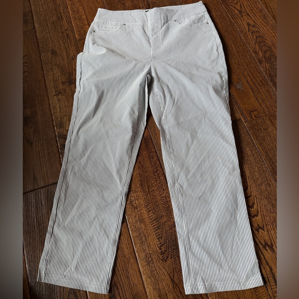 NWOT MARIO SERRANI ITALY Pullover  Capris Pants Size Small